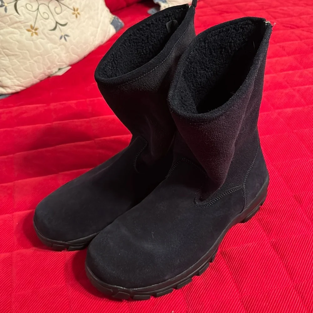 Land’s End Men’s Navy Blue Winter Boots with Back Zippers